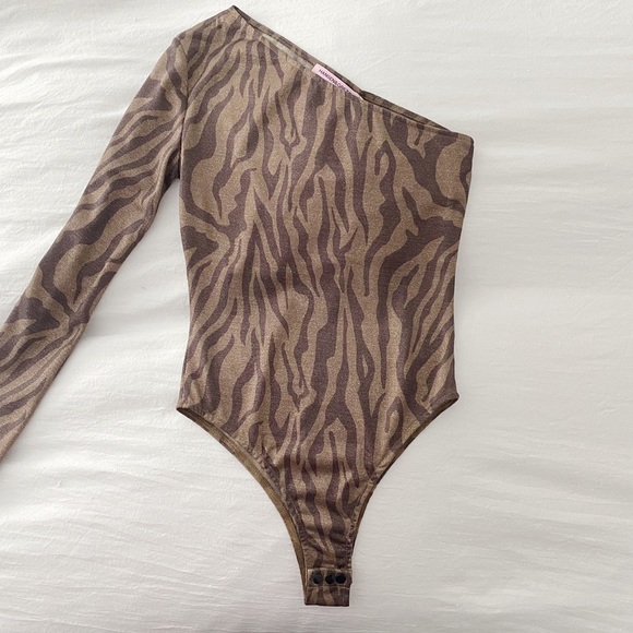 Hansen & Gretel / Revolve Misha One Shoulder Bodysuit in Zebra Print NWT - Picture 8 of 12
